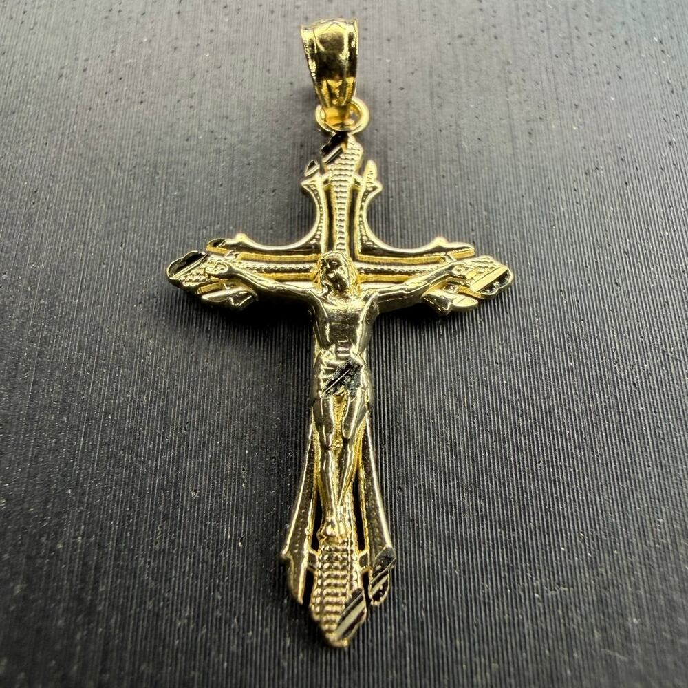 Solid 10k Italian Yellow Gold Jesus On The Cross Pendant 1.1" Tall 0.6" Wide - Picture 2 of 8